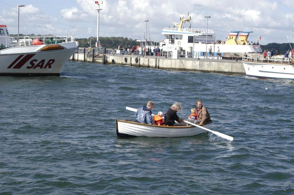 Hotel Admiral Scheer Laboe Extérieur photo